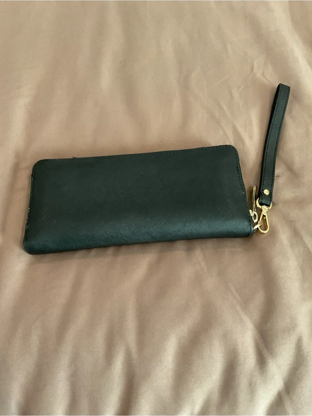 Michael Kors Jet Set Continental Black Saffiano Zip-Around Wristlet